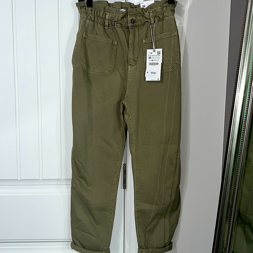 Zara baggy jeans/pants. NWT. Size 36